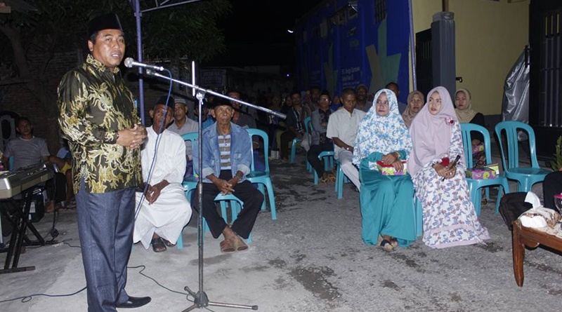 Kamaluddin ST sedang menyerap aspirasi warga Karang Bage Kelurahan Bugis Kecamatan Sumbawa